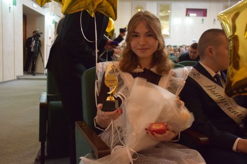 В Нурлате чествовали лучших выпускников района
