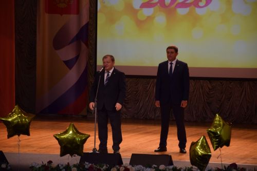 В Нурлате чествовали лучших выпускников района