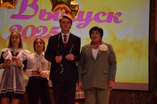 В Нурлате чествовали лучших выпускников района