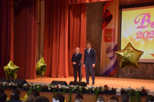 В Нурлате чествовали лучших выпускников района