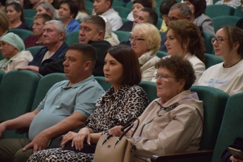 В Нурлате чествовали лучших выпускников района
