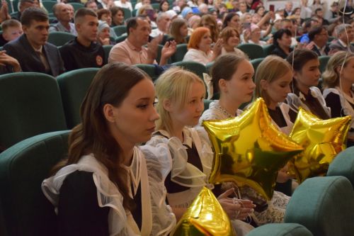 В Нурлате чествовали лучших выпускников района