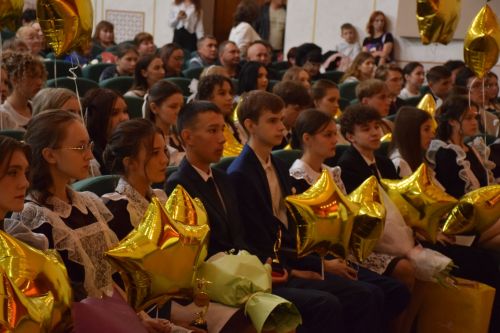 В Нурлате чествовали лучших выпускников района