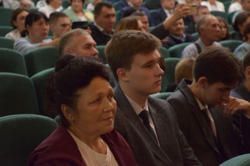 В Нурлате чествовали лучших выпускников района