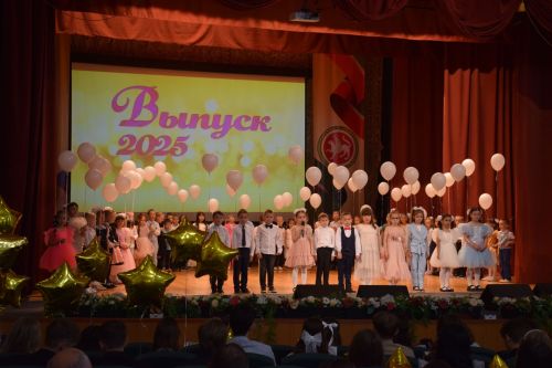 В Нурлате чествовали лучших выпускников района