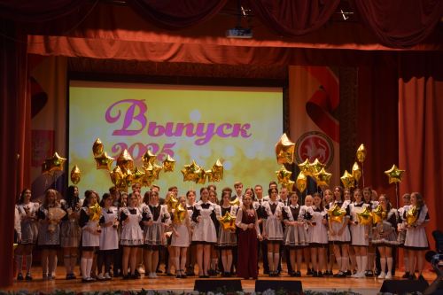 В Нурлате чествовали лучших выпускников района