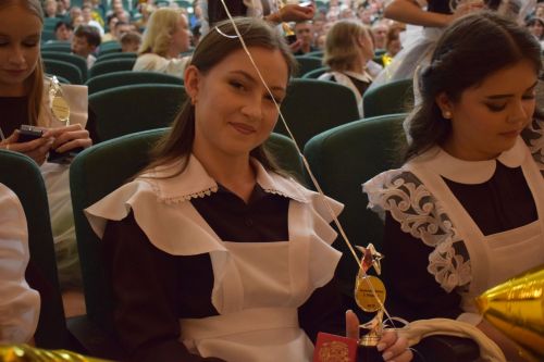 В Нурлате чествовали лучших выпускников района