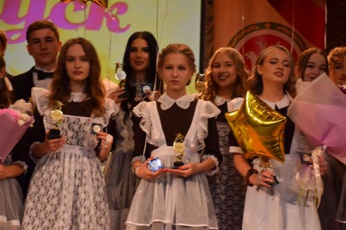 В Нурлате чествовали лучших выпускников района