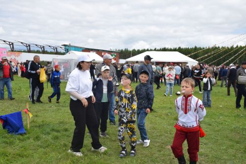 На Уяве царили смех, игры и солнечное настроение