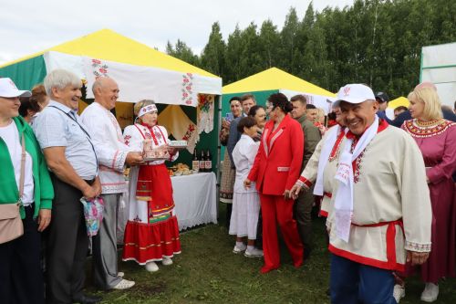 В Нурлате с размахом прошел чувашский праздник Уяв с участием глав Татарстана и Чувашии Рустама Минниханова и Олега Николаева (+ФОТО)