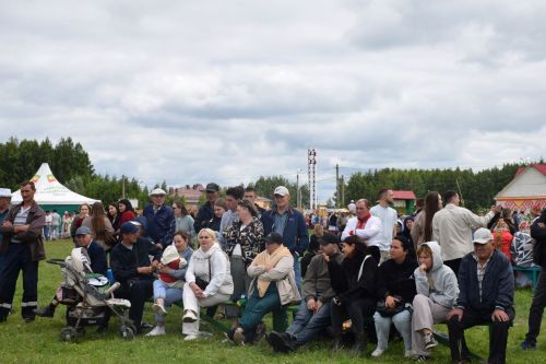 В Нурлате на Уяве на двух борцовских коврах состязались спортсмены из разных регионов
