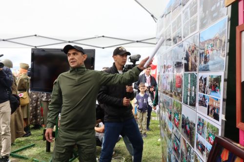 На Уяве в Нурлате Рустам Минниханов поблагодарил местных волонтеров за активную поддержку участников СВО