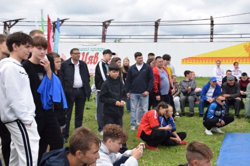 В Нурлате на Уяве на двух борцовских коврах состязались спортсмены из разных регионов