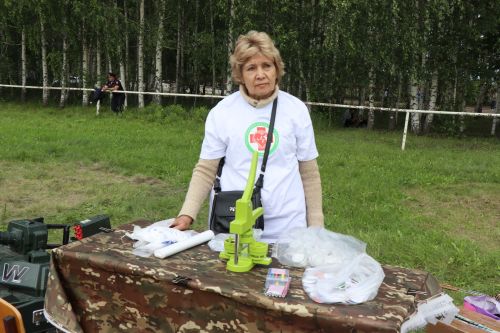 На Уяве в Нурлате Рустам Минниханов поблагодарил местных волонтеров за активную поддержку участников СВО