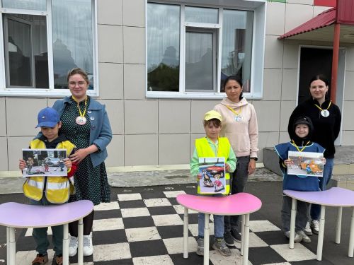 Юные участники дорожного движения: в Нурлате дошколята повторили правила с родителями