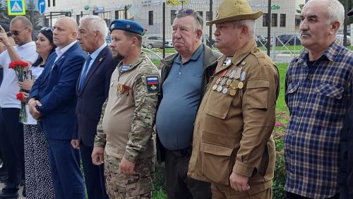 В Нурлате открыли мемориальную доску герою СВО Рунару Шархемуллину