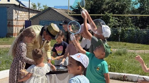 Весёлые каникулы в Светлом Озере: детский праздник подарил море радости