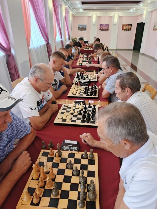 В Нурлате прошел праздничный шахматный турнир к Международному дню шахмат