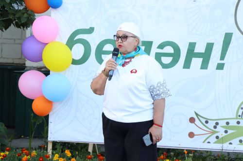 Проект «Күршелəр – иң якын кешелəр» в Нурлате стартовал ярким «Бию-фестом»