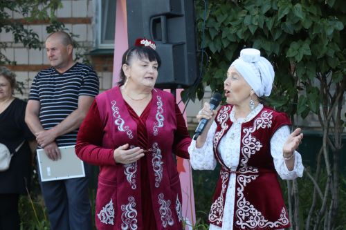 Проект «Күршелəр – иң якын кешелəр» в Нурлате стартовал ярким «Бию-фестом»