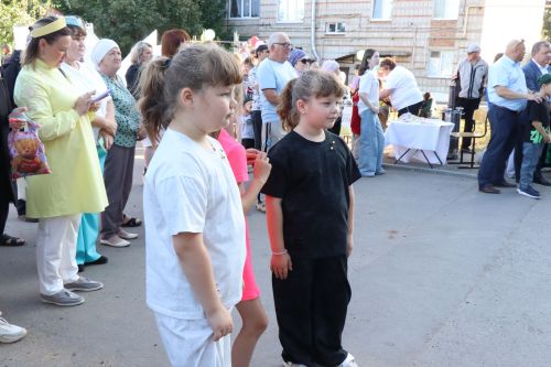 Проект «Күршелəр – иң якын кешелəр» в Нурлате стартовал ярким «Бию-фестом»