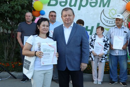 Проект «Күршелəр – иң якын кешелəр» в Нурлате стартовал ярким «Бию-фестом»