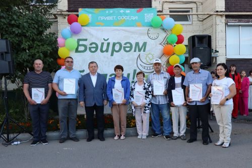 Проект «Күршелəр – иң якын кешелəр» в Нурлате стартовал ярким «Бию-фестом»