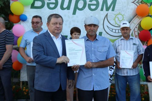 Проект «Күршелəр – иң якын кешелəр» в Нурлате стартовал ярким «Бию-фестом»