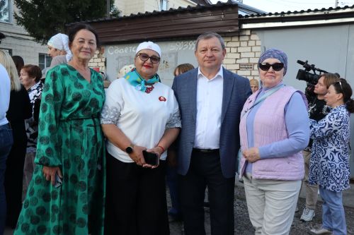 Проект «Күршелəр – иң якын кешелəр» в Нурлате стартовал ярким «Бию-фестом»
