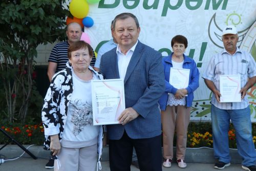 Проект «Күршелəр – иң якын кешелəр» в Нурлате стартовал ярким «Бию-фестом»