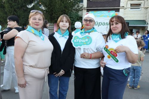 Проект «Күршелəр – иң якын кешелəр» в Нурлате стартовал ярким «Бию-фестом»
