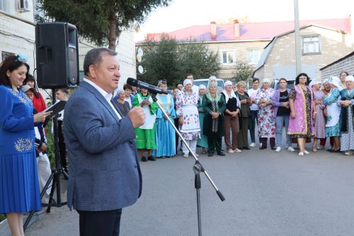 Проект «Күршелəр – иң якын кешелəр» в Нурлате стартовал ярким «Бию-фестом»