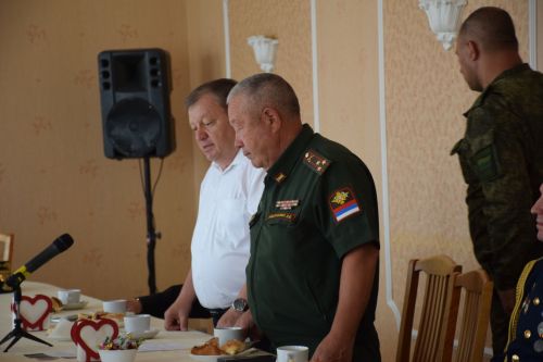 Глава района Дамир Ишкинеев встретился с ветеранами и бойцами спецоперации