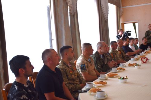Глава района Дамир Ишкинеев встретился с ветеранами и бойцами спецоперации