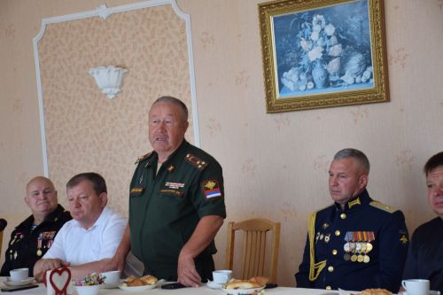 Глава района Дамир Ишкинеев встретился с ветеранами и бойцами спецоперации