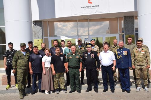 Глава района Дамир Ишкинеев встретился с ветеранами и бойцами спецоперации