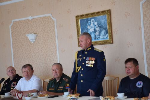 Глава района Дамир Ишкинеев встретился с ветеранами и бойцами спецоперации
