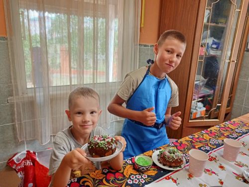 «Ильинский росточек» готовится к ярмарке: печенье, пончики и хоровое пение