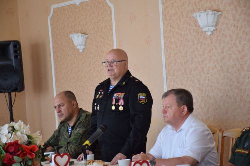 Глава района Дамир Ишкинеев встретился с ветеранами и бойцами спецоперации