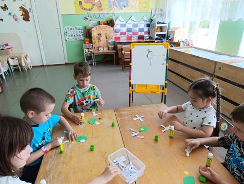 Мастер-класс ко Дню семьи, любви и верности прошел в детском саду «Ёлочка»