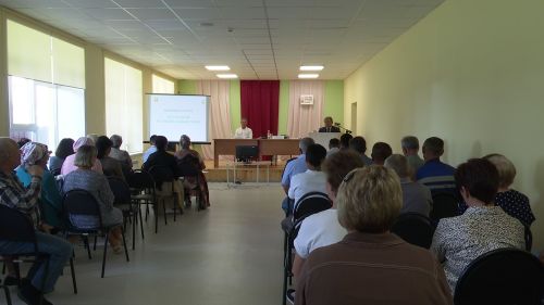 Жители Елаурского и Тимерлекского сельских поселений обсудили насущные вопросы с руководством района