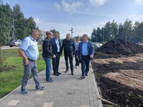 Дамир Ишкинеев провел выездное совещание по благоустройству общественных территорий
