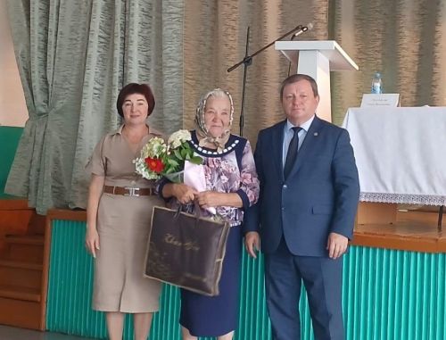 Дамир Ишкинеев провёл встречу с жителями Тимерлекского и Елаурского сельских поселений
