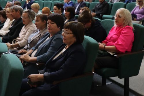 Звание Почетного гражданина Нурлата присвоено ветерану нефтяной отрасли