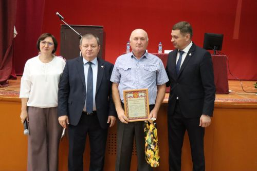 Социальные инициативы и диалог с властью: в Старочелнинском поселении подвели итоги полугодия