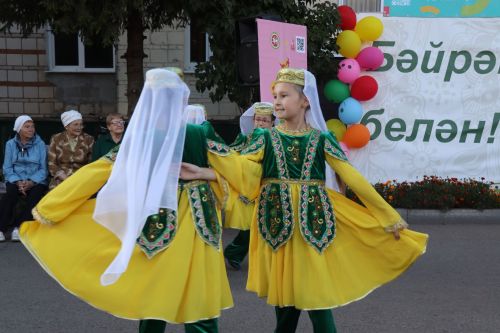 В Нурлате завершился проект «Күршеләр – иң якын кешеләр» ярким «Кичке җыен» (+ фоторепортаж)