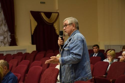 В Нурлате горожане встретились с руководством района