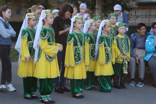 В Нурлате завершился проект «Күршеләр – иң якын кешеләр» ярким «Кичке җыен» (+ фоторепортаж)