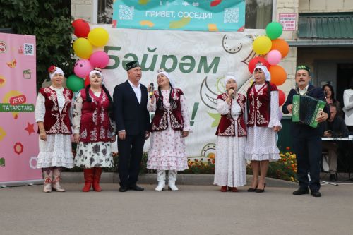 В Нурлате завершился проект «Күршеләр – иң якын кешеләр» ярким «Кичке җыен» (+ фоторепортаж)