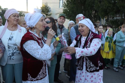 В Нурлате завершился проект «Күршеләр – иң якын кешеләр» ярким «Кичке җыен» (+ фоторепортаж)